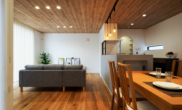 自然素材　内観　写真