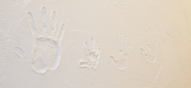 壁画　家族手形　写真