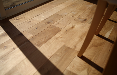 無垢床　陽の光　写真