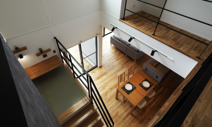 リビング　吹き抜け　写真