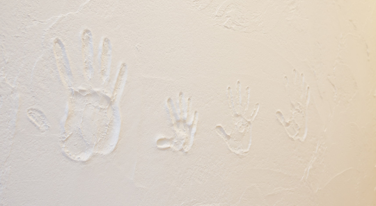 壁画　家族手形　写真