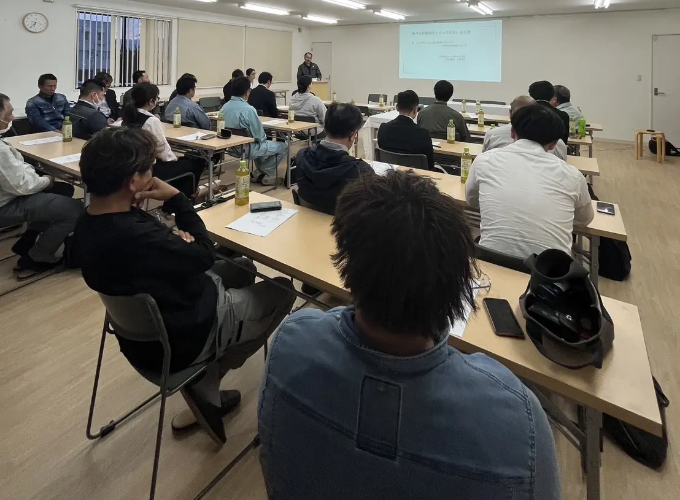 業者会（egg住まいる会）　会合　写真