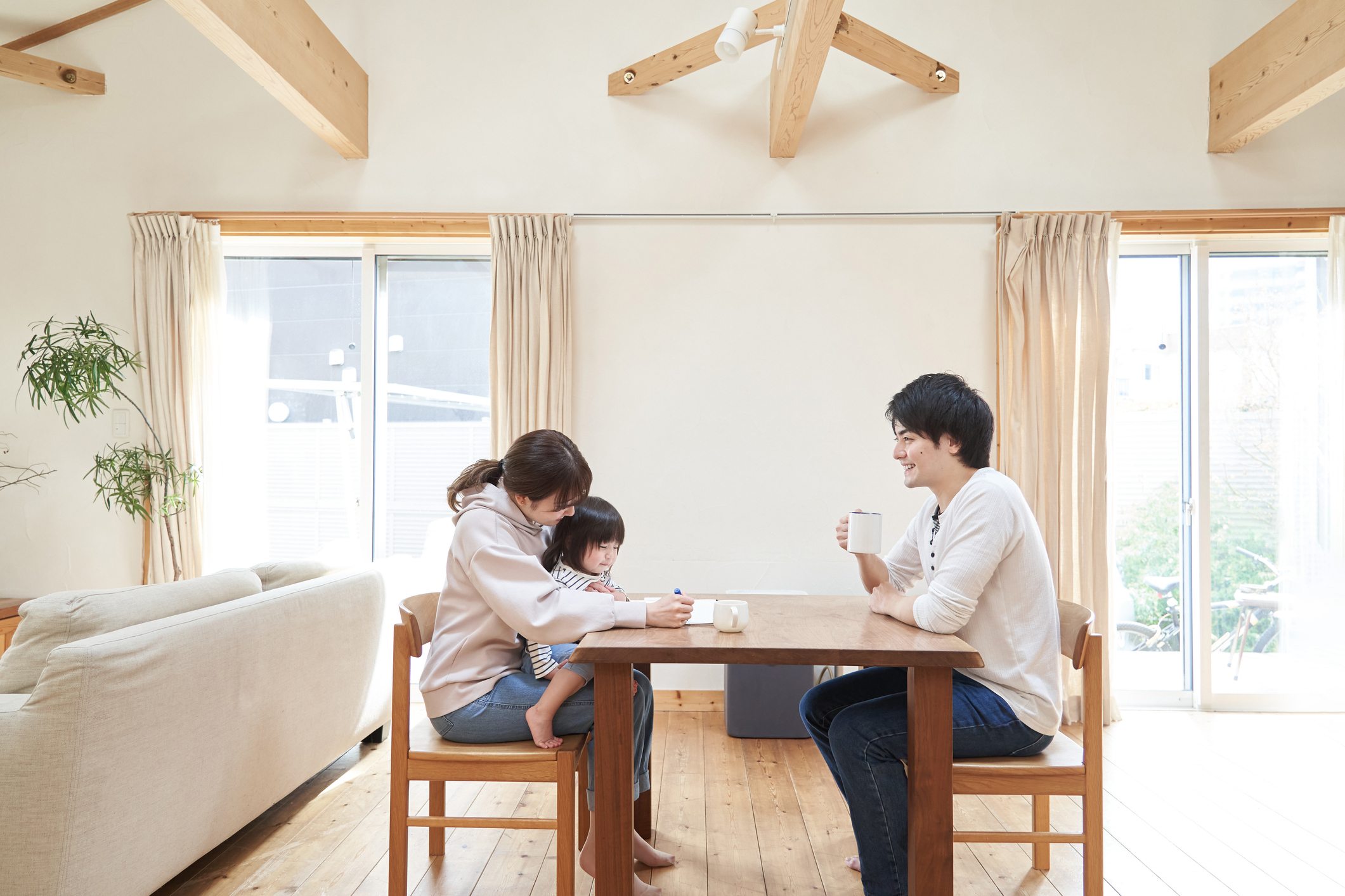 自然素材の家で優雅に暮す