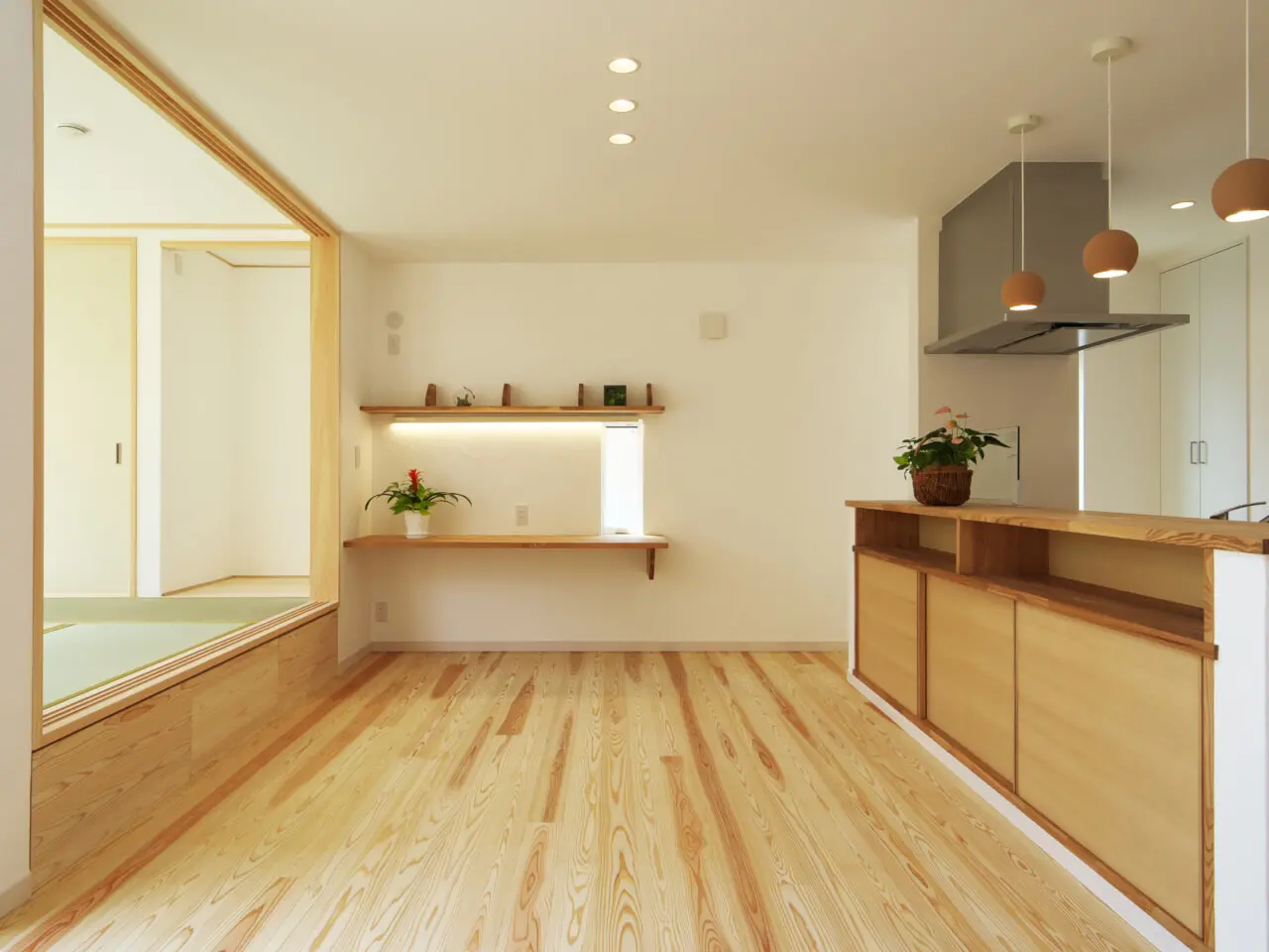 漆喰の本当の実力｜におい・湿気・空気の質はどう変わる？ アイキャッチ