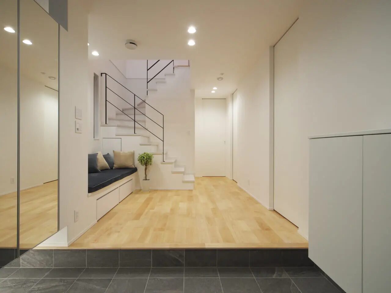 門真市の注文住宅|玄関ヌックが家族とお客様を迎える家|自然素材と全館空調のハイブリッド アイキャッチ 門真市の注文住宅|玄関ヌックが家族とお客様を迎える家|自然素材と全館空調のハイブリッド アイキャッチ