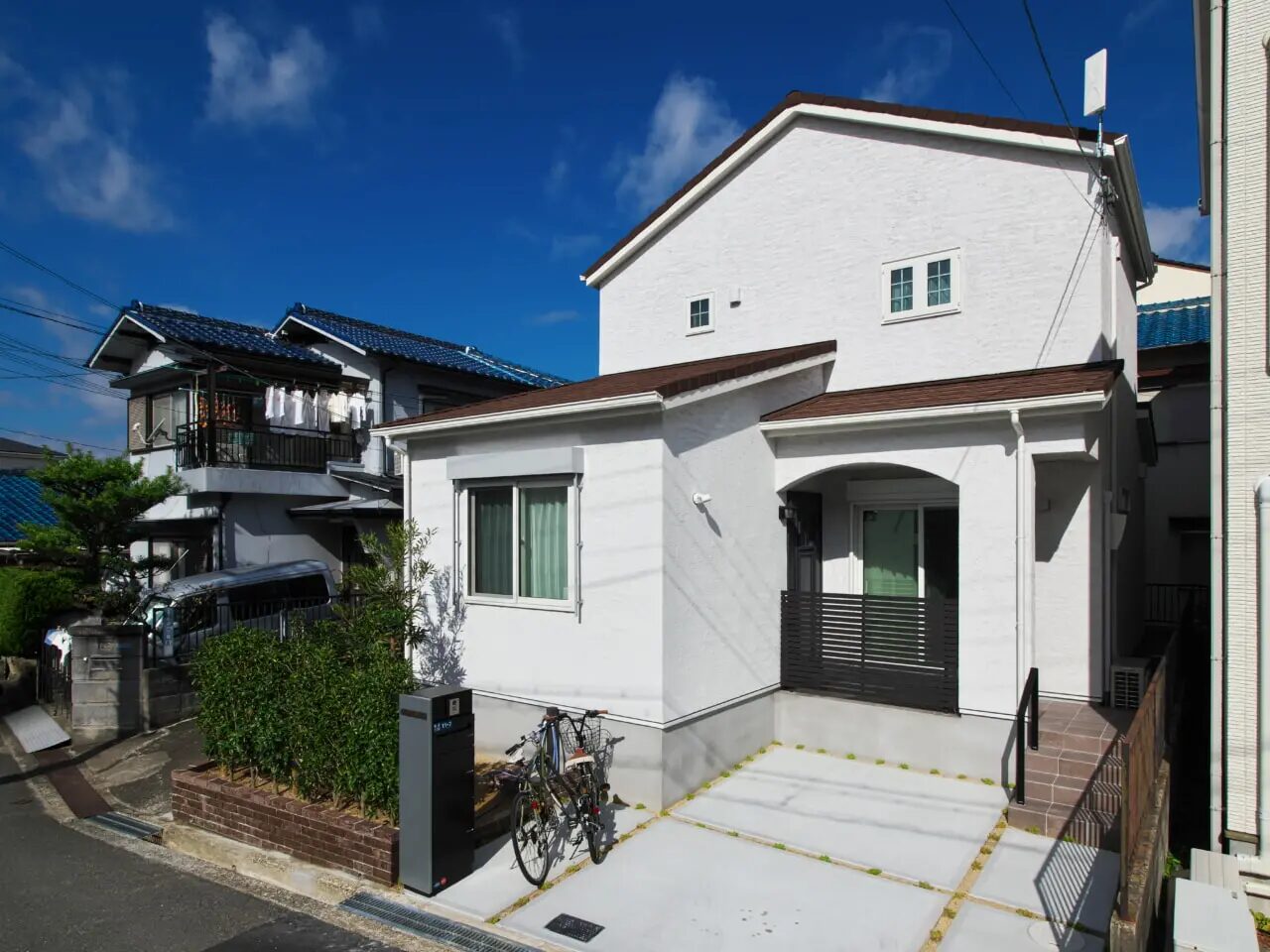 交野市の注文住宅|アーチの玄関が迎えてくれるそとん壁の家|造作家具と木製キッチンsuiji アイキャッチ 交野市の注文住宅|アーチの玄関が迎えてくれるそとん壁の家|造作家具と木製キッチンsuiji アイキャッチ