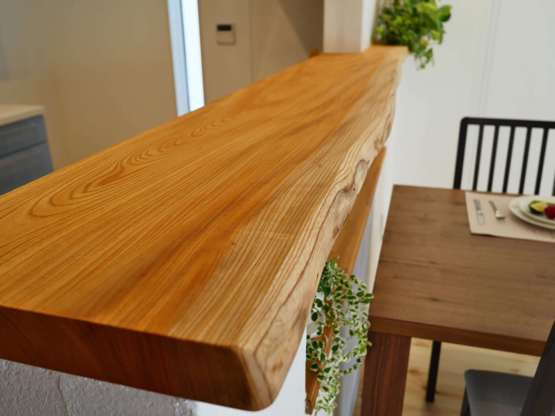 改修時に廃材になる予定の無垢材が役に立つ実例 アイキャッチ