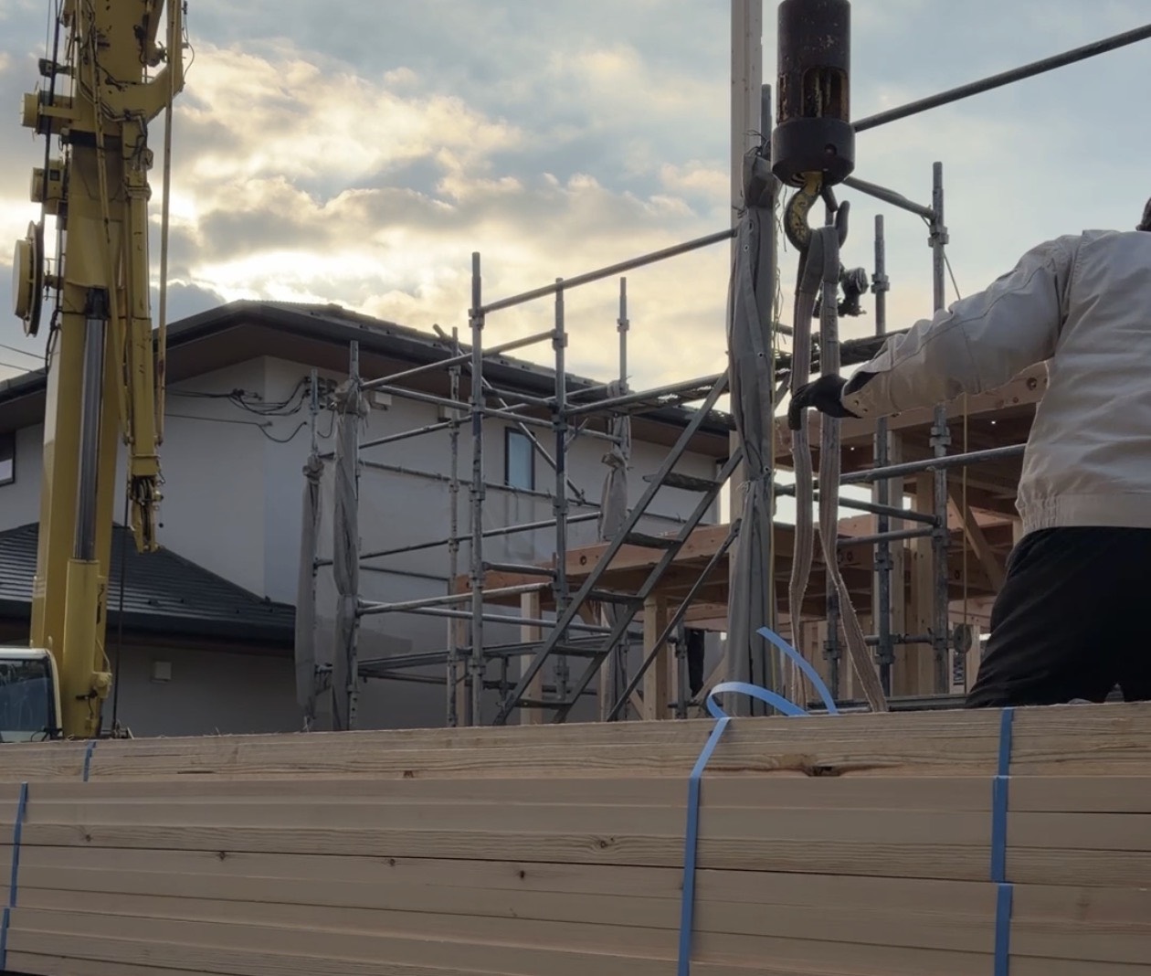 現場で働くプロの仕事｜玉掛け技能者がいる現場は、なぜ安心なのか アイキャッチ