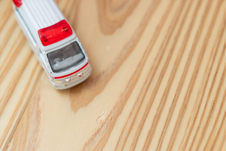 新築の自然素材に傷がついたらどうする？落ち込んだときに知っておきたい考え方と対応 アイキャッチ