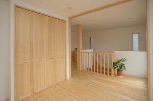 2階ホールと子ども部屋との間仕切りの戸 2階ホールと子ども部屋との間仕切りの戸